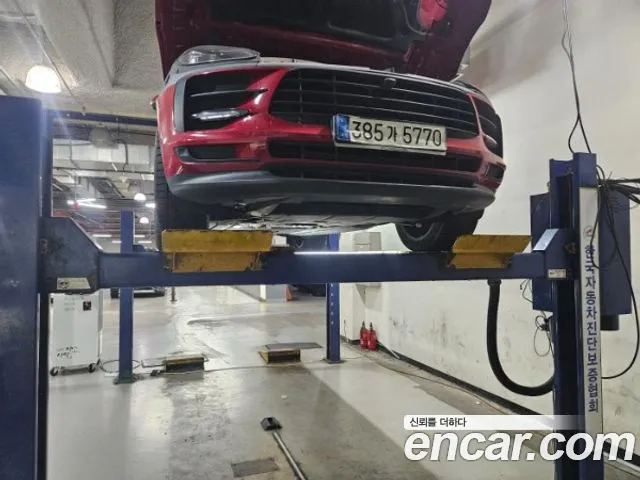 Porsche Macan 2021