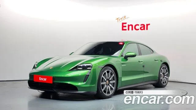 Porsche Taycan 2022