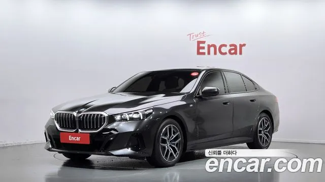 BMW 5-Series 2024
