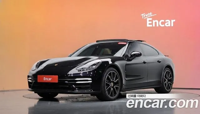 Porsche Panamera 2021