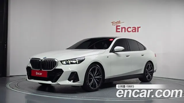 BMW 5-Series 2024