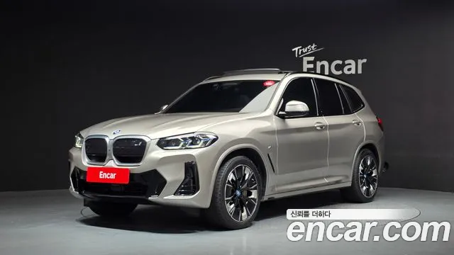 BMW iX3 2024