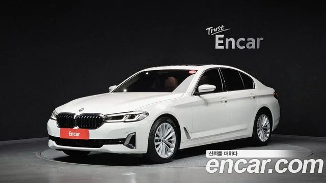 BMW 5-Series 2023