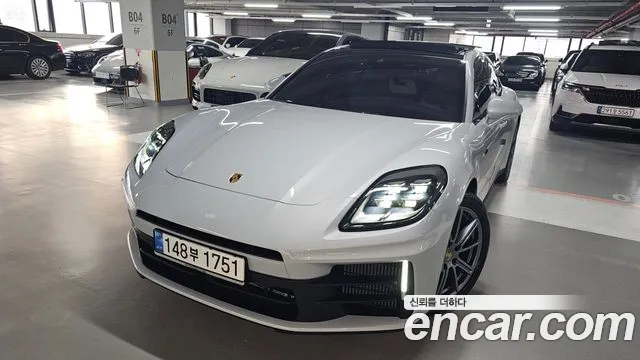 Porsche Panamera 2025